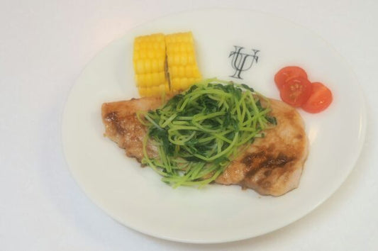 週末のうちごはん、おっにくぅ~!ポークステーキ!